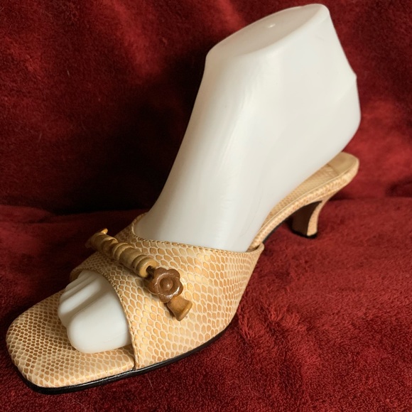 IRVINE PARK 7M NWOT Sandals 7M - Picture 4 of 7